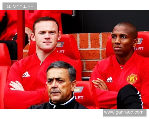 前队友辛普森鲁尼若回归曼联适合担任前锋教练或青训指导 而非主教练