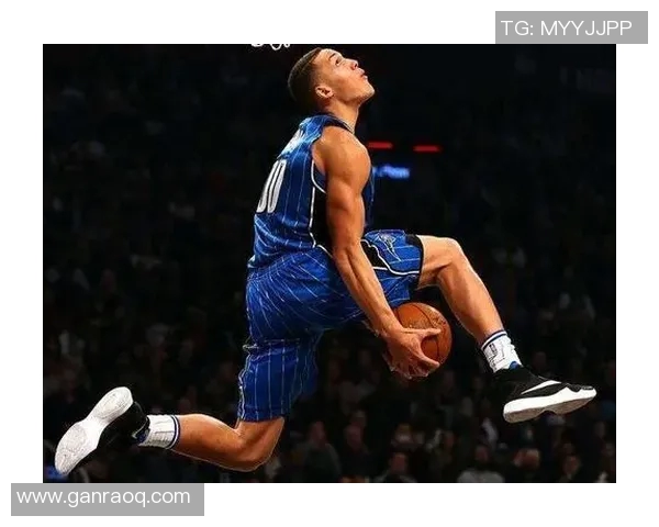 戈登今天的扣篮如何？约基奇不解：我不记得他扣篮了 啥时候啊？