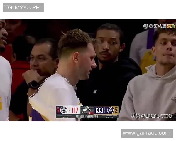 斯马特被罚3.5万刀！湖人三大首发缺战快船 球迷：东契奇能轰60分