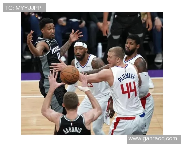 新浪NBA快船热点小时报丨2026年01月04日20时_今日实时NBA快船热点速递